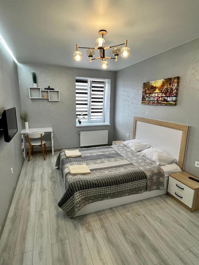Apartment Premium In Center ايفانو - فرانكيفسك المظهر الخارجي الصورة