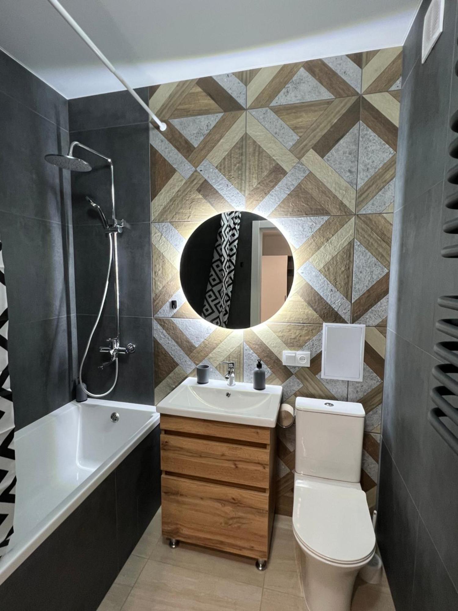 Apartment Premium In Center ايفانو - فرانكيفسك المظهر الخارجي الصورة